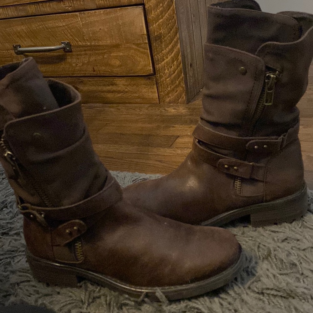 Carlos Santana boots size 9 brown